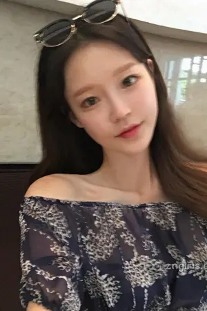 南韩网拍模特 如精灵一般的美少女 양진