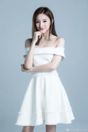 制服诱惑 天下足球女神 代言KONAMI手游实况俱乐部国服 马凡舒