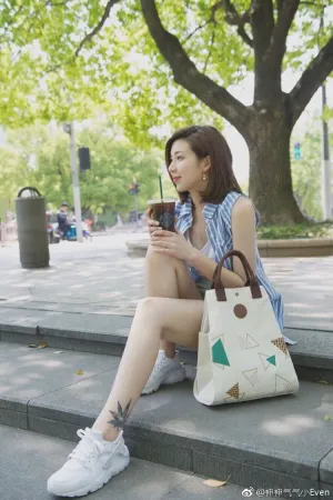 温柔女孩 时尚微博写真 顾伊雯