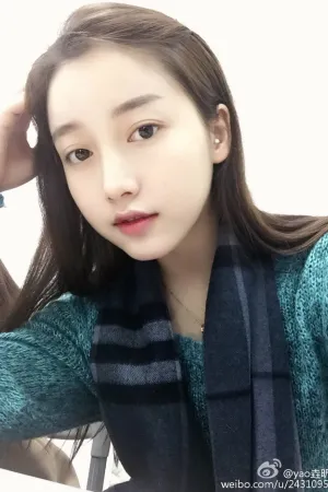 中戏18岁美女学霸微博清纯自然自拍 垚昕
