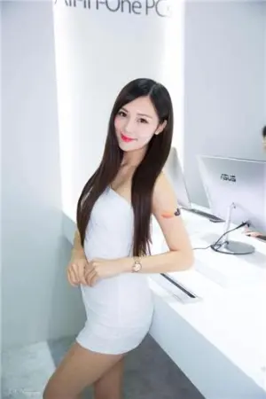 甜美正妹护理师 靓丽私房照 Amber小柔