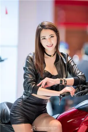 韩国女神朱多荷 永远美丽的车展写真 朱多荷