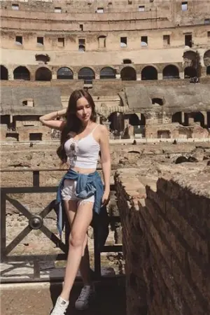 大马正妹 蚂蚁腰展现模特儿完美身材 Caster Ng