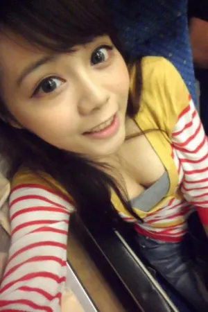 台湾校花模特性感自拍 孫卉彤