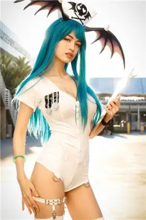 越南正妹Qilin 不仅是电玩高手还是性感Coser Qilin Anh