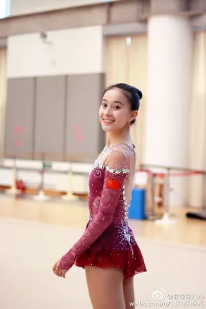 艺体女神退役 曾挺胸照走红 私照曝光360度无死角 张豆豆