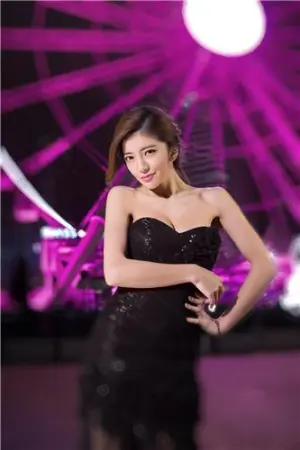 静川奈 成熟女人系列之裙裾飞扬 姬小希