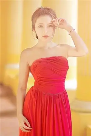 香港正妹 乐天派女生私房照 钟曦南