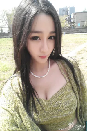 中国好胸妹微博爆乳自拍 阿玥妹nico