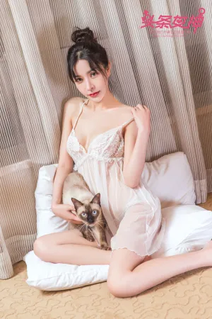 [TouTiao]头条女神 2017.10.11 少女与猫 Baby