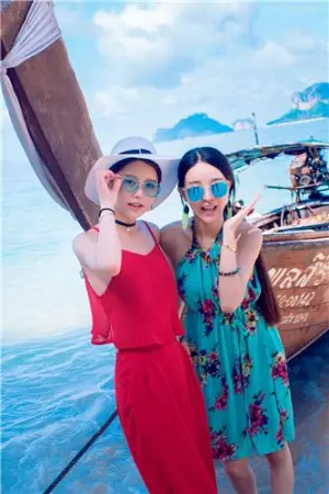 徐妍馨与 印尼巴沙旅拍写真 陈大榕