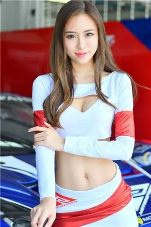 大马车模 ，性感俏佳人 Germaine Ong