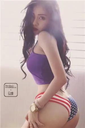 性感翘臀妹 娇小冷艳又帅气 亲亲