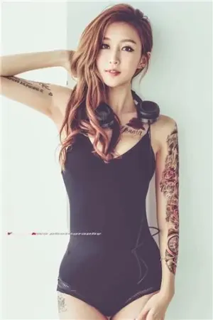 香港DJ樂宜LokYii 抢眼深沟辣到蹦出来 乐宜