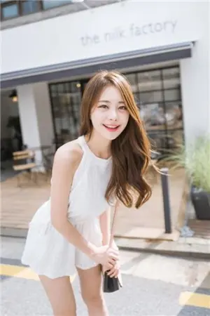 金敏英 街拍气质女装养眼写真 김민영