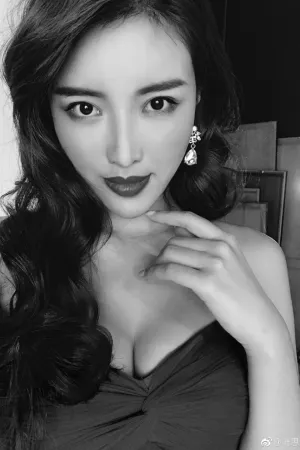 微博最新性感工作写真生活照 叶思浵