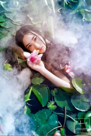 微博出水芙蓉唯美写真 杨可