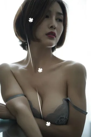 [MiFuli]米友福利 6月份最新 法式情愫 灰色内衣秀完美身材写真 闫盼盼