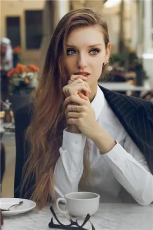 气质完胜！「阿联酋航空空姐」天使颜绝美的不科学 Maria Soldatova