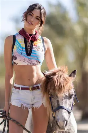 魂都被勾走啦！ 比基尼泳裝火辣上阵 Juliana Herz