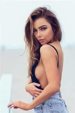 甜心正妹「一键开启」销魂模式 Caitlin Christine