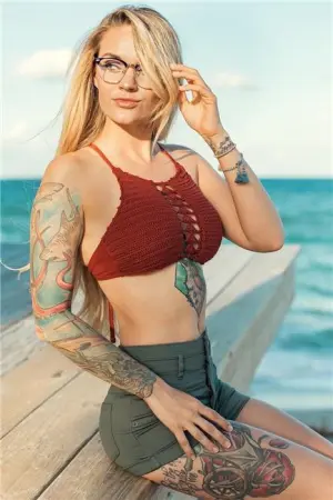 病患福利！「正妹护理师」私下超豪放 Kourtney Michelle