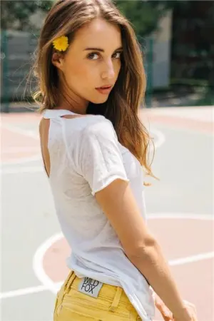 墨西哥性感甜心暗藏风骚 Courtney Kitt