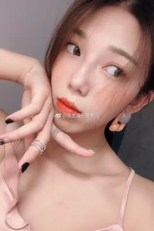 中国田径美腿女神退役 秀大腿根部私秀纹身自拍 王美媛