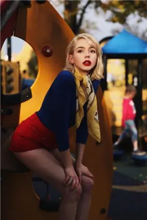 天使正妹「魔性太强」不小心就上瘾了 Haley Warr