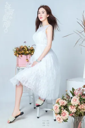 [TouTiao]头条女神 2019.01.02 我的花漾年华 易阳