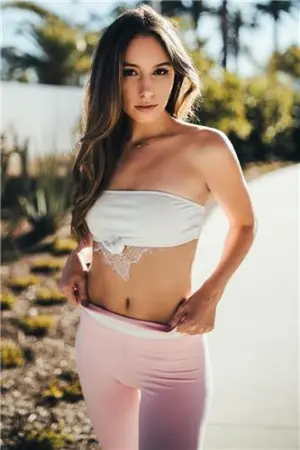 Corl #233; Amanda 尺度回不去了！气质正妹性感沐浴 Corl&eacute; Amanda