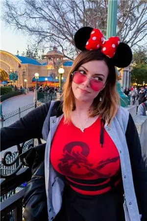 外国直播主 ，肉感还是肥大婶？ Sirenmika