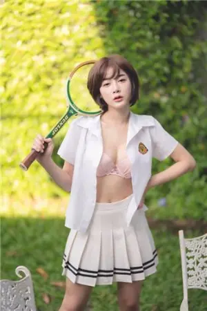 网球打不赢使出必杀技！巨乳萌妹粉红内衣 Anchalee Wangwan