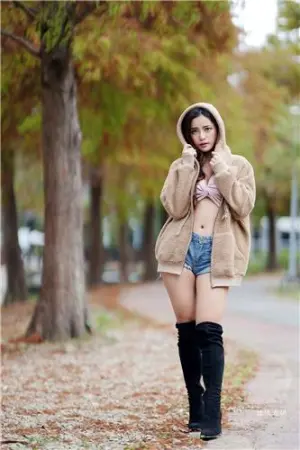 [台湾网美] 黄书庭 . 士林官邸 午后 黃書庭