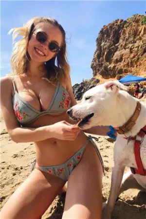 好莱坞新一代演员西德妮&middot;斯维尼的Ig生活照 Sydney Sweeney