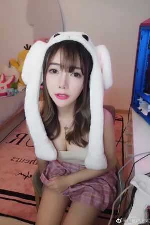 微博知名美女博主海量生活自拍COS照 帝君得小凤九丶