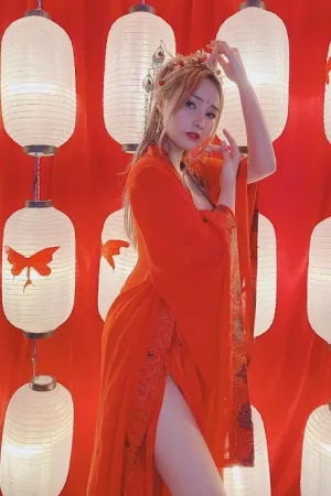 白嫩欧派越南DJ小姐姐纤腰长腿甜美风情私房美照 Nguyễn Thị Phi Yến