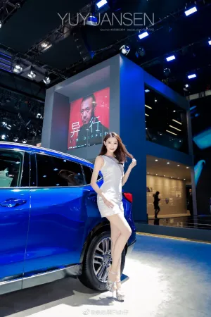 抖音网红车模车展美照 刘诗琪