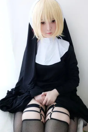 [Cosplay]艺术鉴赏 修女小姐姐（黑） 一小央泽