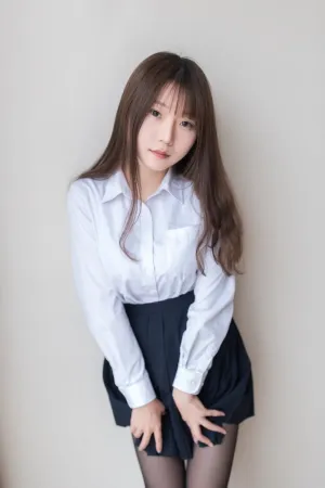 [WeiboGirl]微博红人 黑丝萌妹 香草喵露露