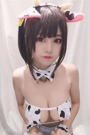 [WeiboGirl]微博红人 2020.07.10 小奶牛女仆 蜜汁猫裘