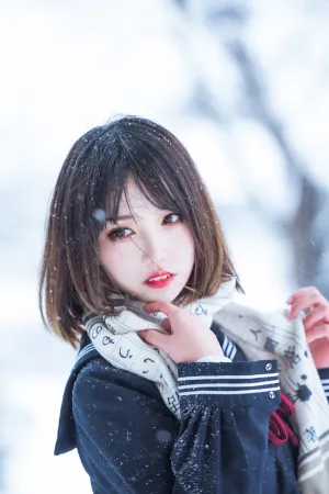 [WeiboGirl]微博红人 2020.12.03 雪中jk 犬神洛洛子