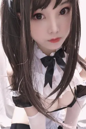 [WeiboGirl]微博红人 2020.06.22 黑白女仆 蜜汁猫裘