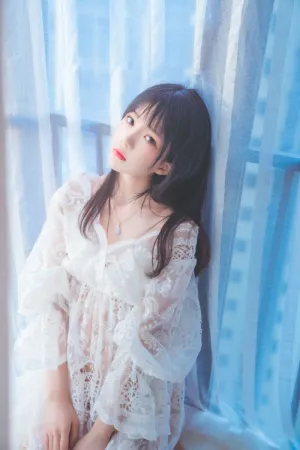 [WeiboGirl]微博红人 2020.12.25 初雪 桜桃喵