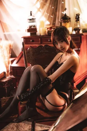 [WeiboGirl]微博红人 2020.08.19 紧身内衣 木绵绵OwO