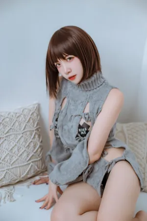 [WeiboGirl]微博红人 2020.07.30 私房洞洞毛衣 二佐Nisa