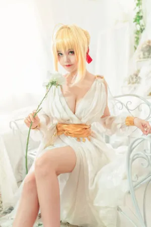 [WeiboGirl]微博红人 2020.06.27 尼禄睡裙 蜜汁猫裘