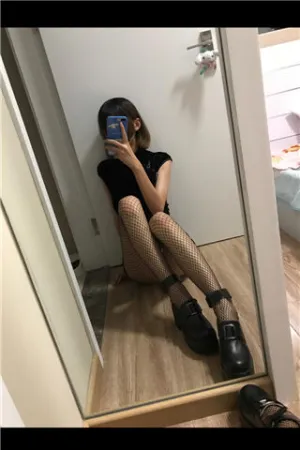 [WeiboGirl]微博红人 2021.01.19 网袜 眼酱大魔王w