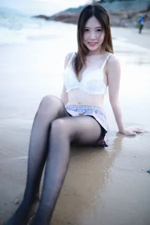 [WeiboGirl]微博红人 2021.01.20 海边黑丝 抖娘-利世