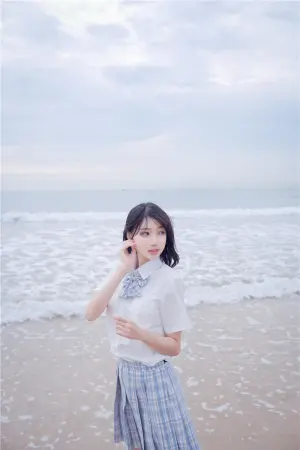 [WeiboGirl]微博红人 2021.08.23 海边JK 周叽是可爱兔兔